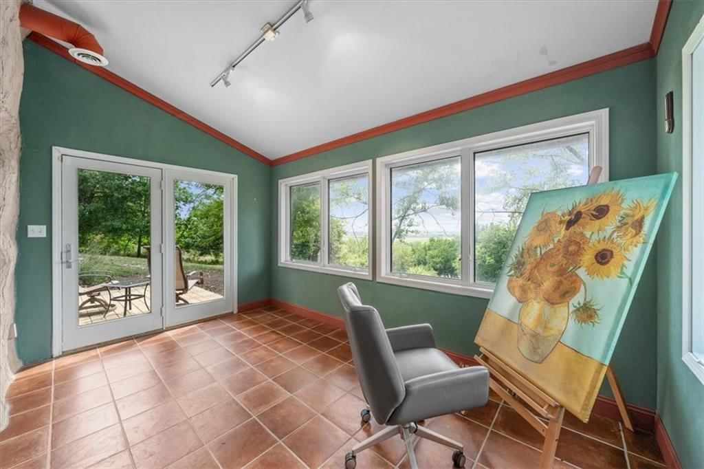 24900 Chieftain Road — photo 8