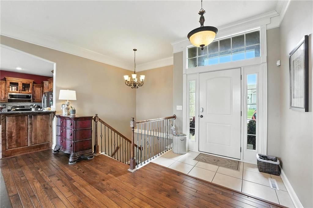 2211 NW Hedgewood Drive — photo 2