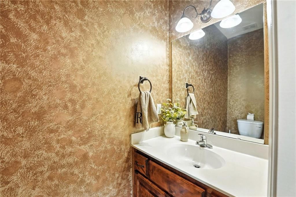 2211 NW Hedgewood Drive — photo 12
