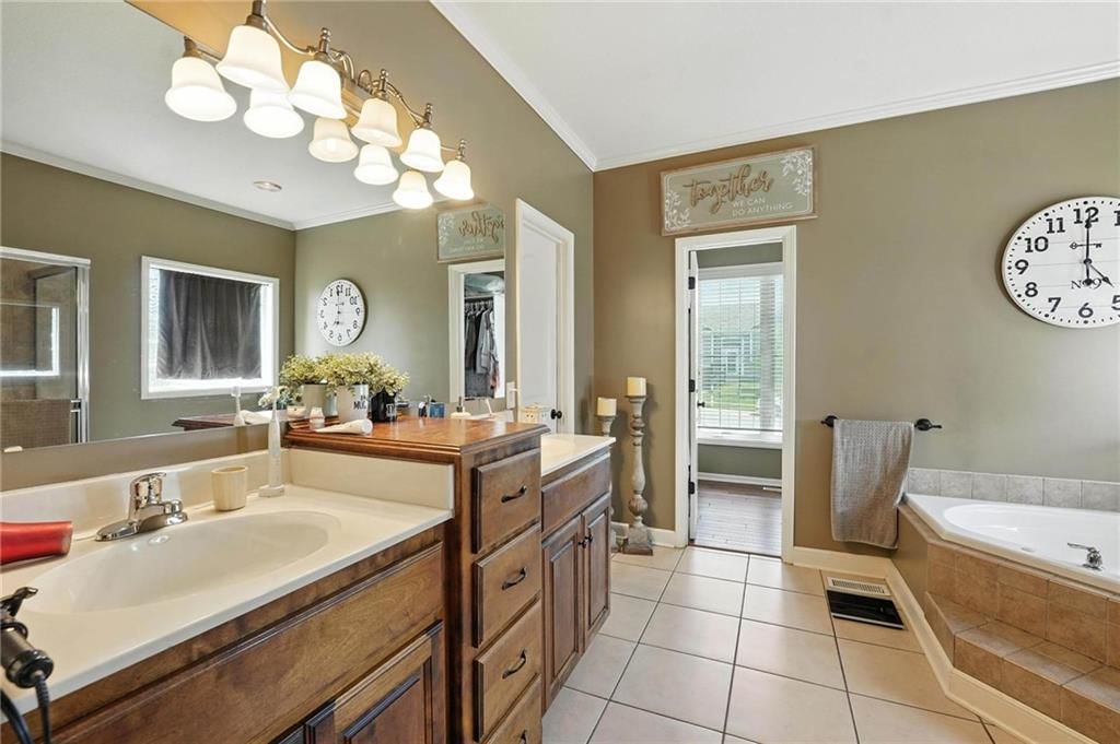 2211 NW Hedgewood Drive — photo 15