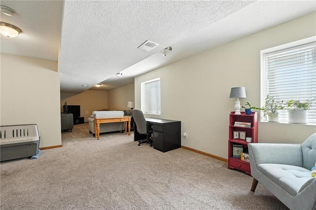 Photo 18 of 25 - 818 N Maple Street