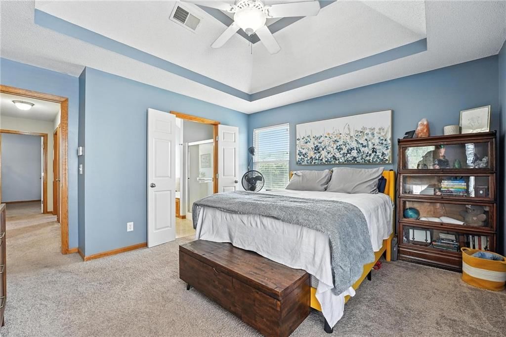 Photo 9 of 25 - 818 N Maple Street