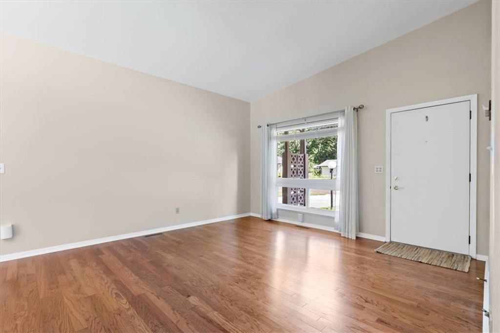 9001 W 93RD Terrace — photo 4