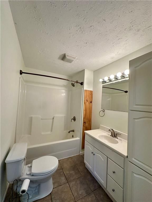 105 N Indiana Street — photo 11