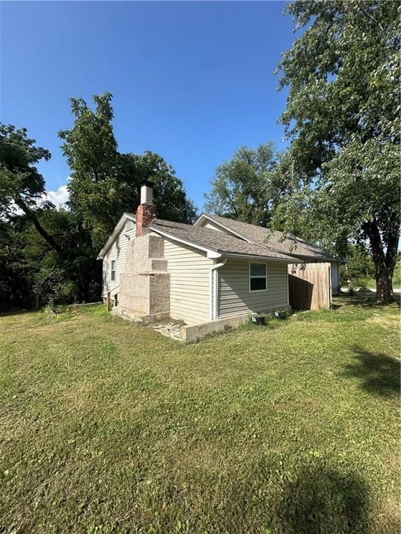 105 N Indiana Street — photo 15
