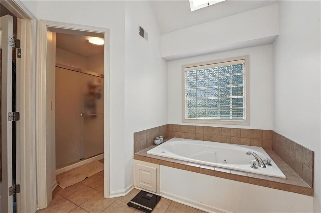 6235 N Forest Drive — photo 23