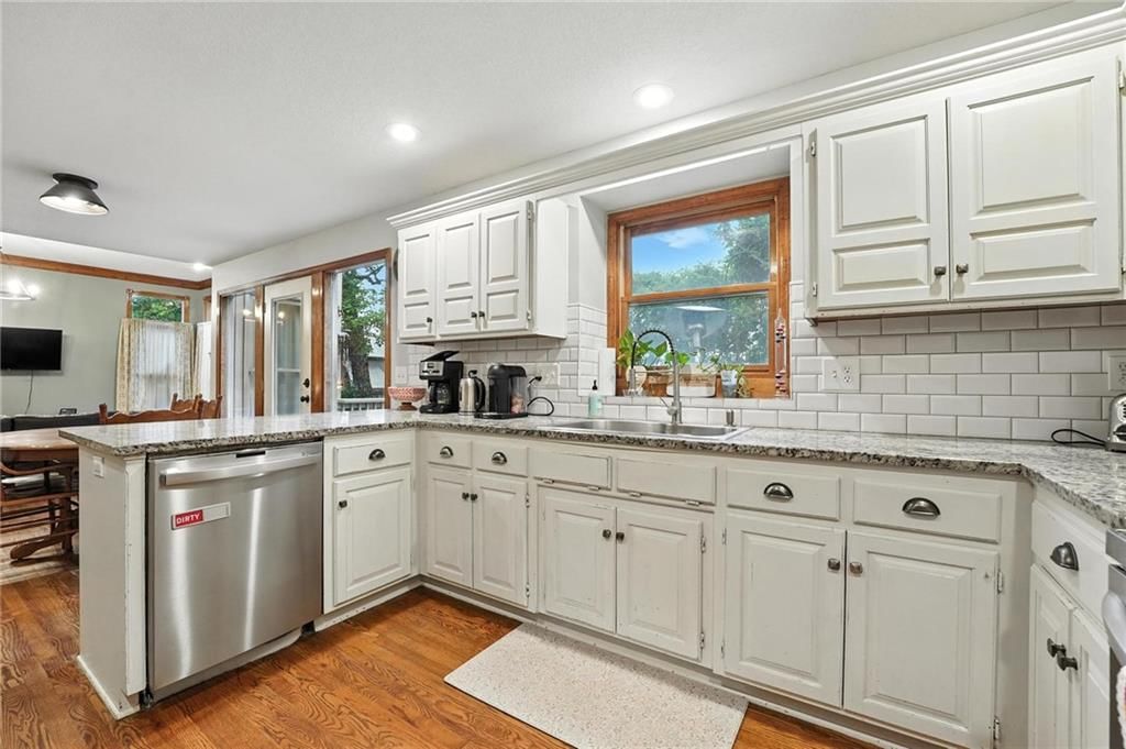6235 N Forest Drive — photo 10