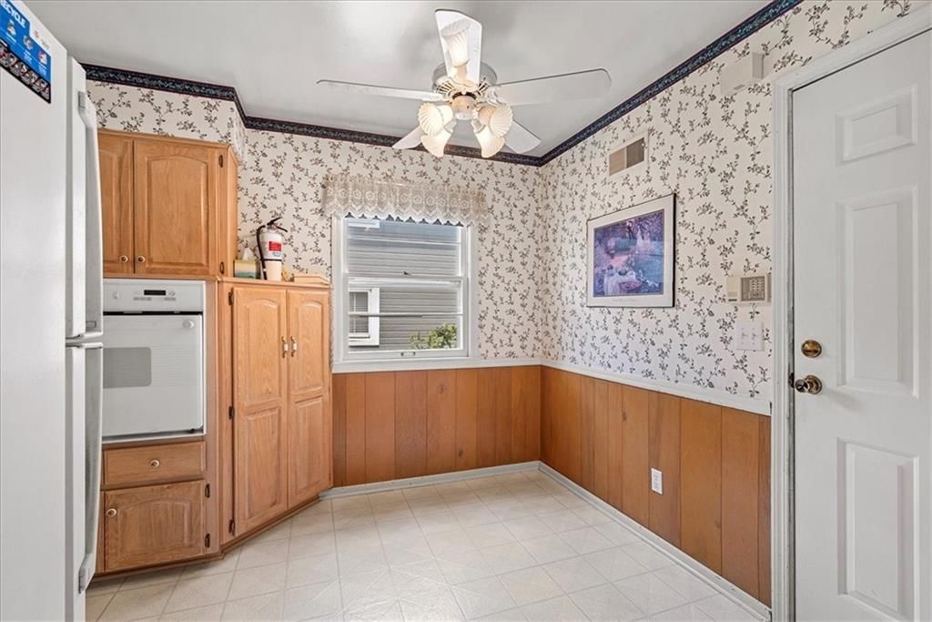 10814 Oak Street — photo 12