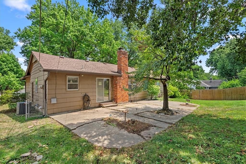 10814 Oak Street — photo 22