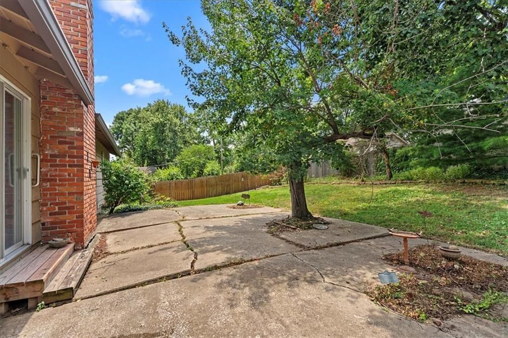 10814 Oak Street — photo 24
