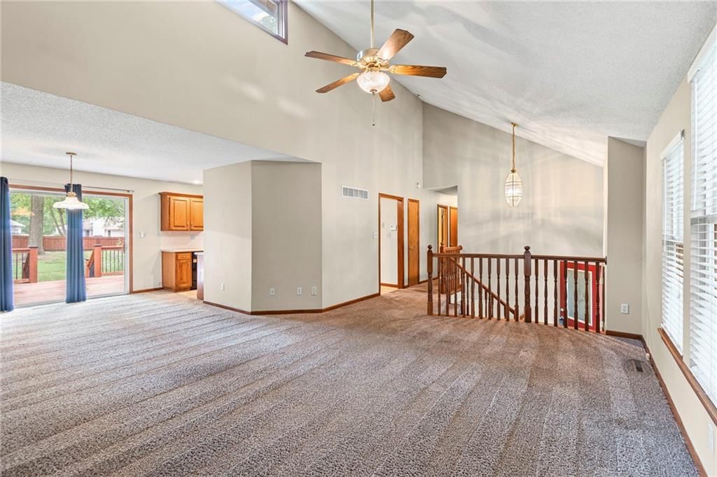 1322 NE Quail Walk Drive — photo 5