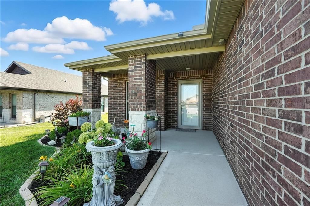 Photo 6 of 34 - 7547 Belmont Drive