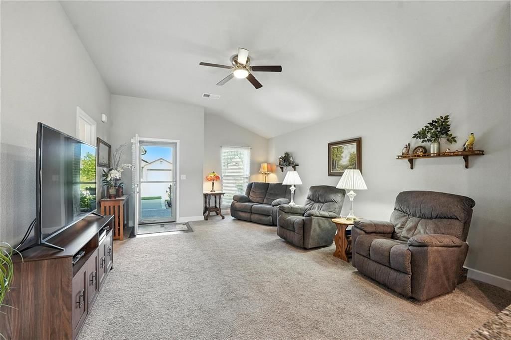 Photo 8 of 34 - 7547 Belmont Drive
