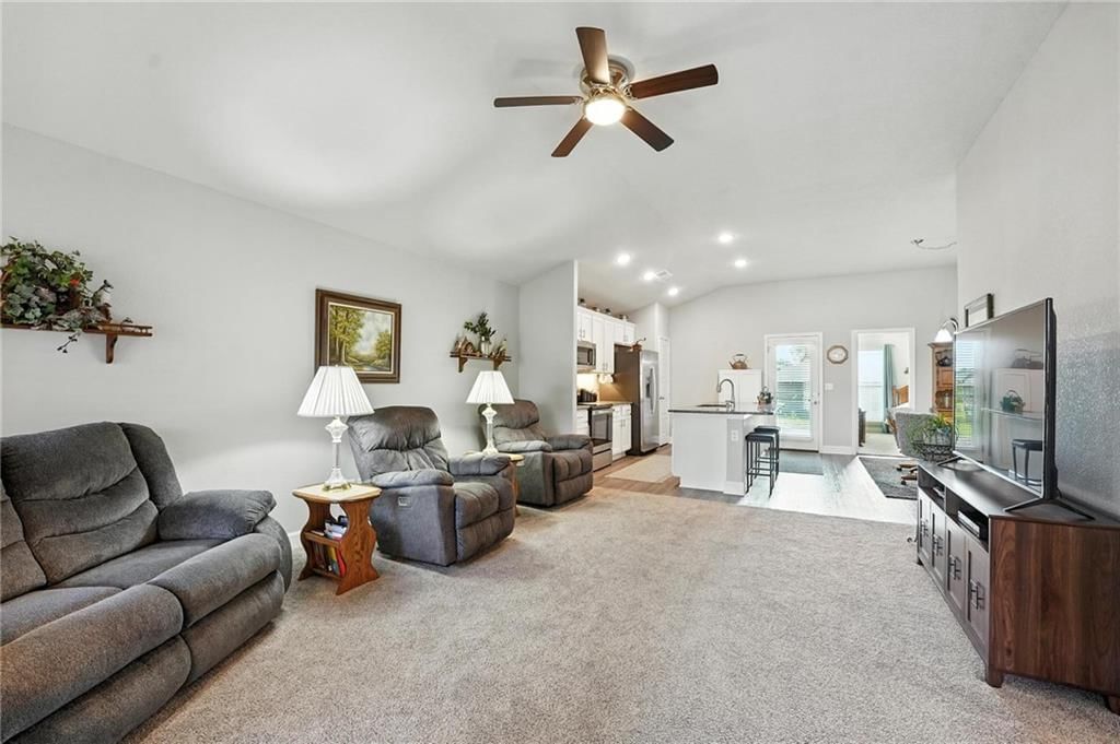 Photo 10 of 34 - 7547 Belmont Drive