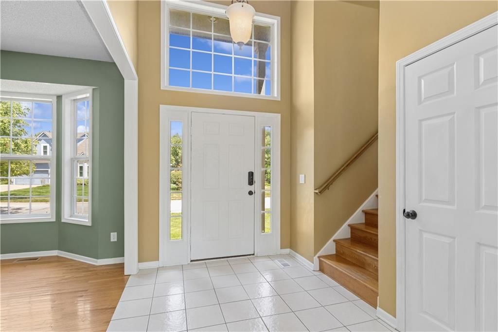 15238 S Albervan Street — photo 3
