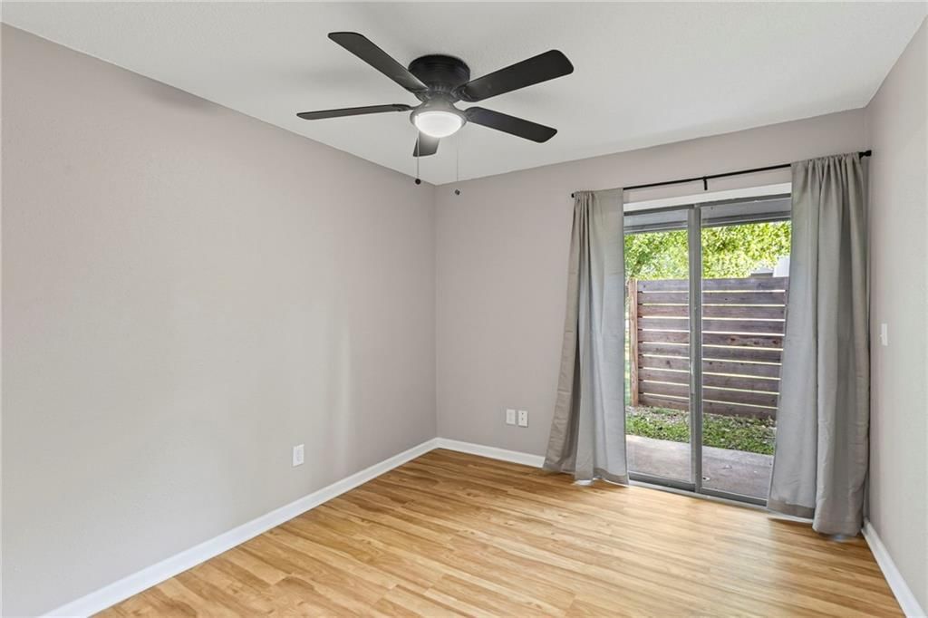 1502 W 25th Court — photo 11