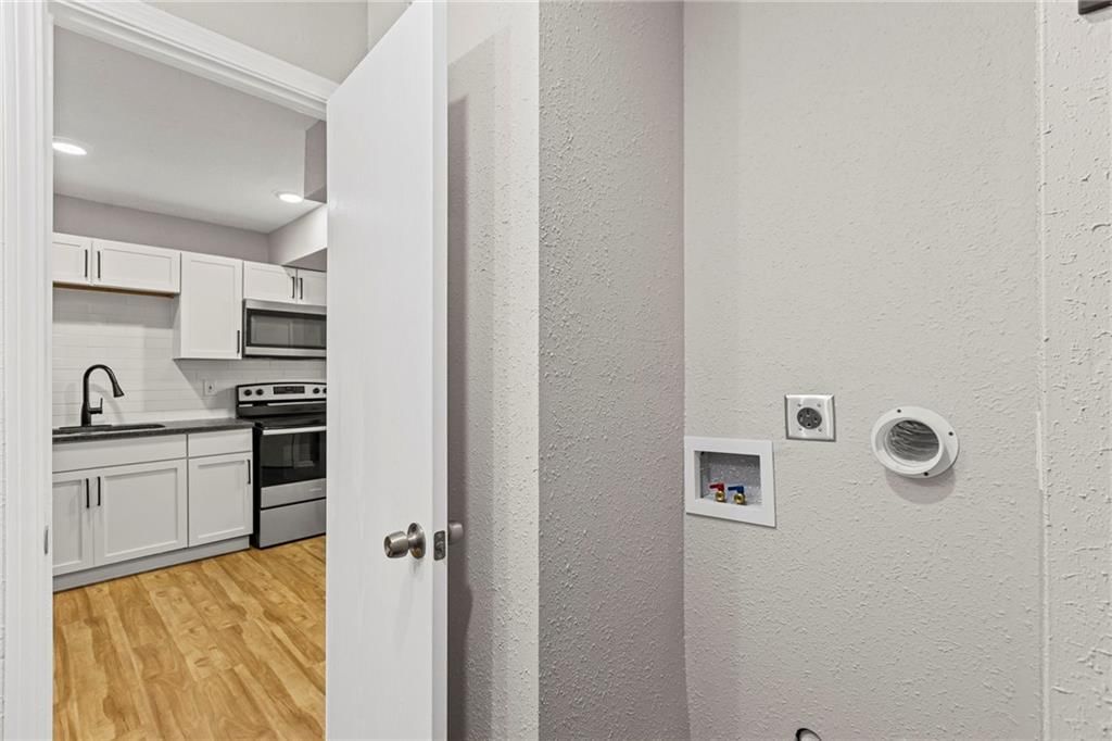 1502 W 25th Court — photo 15