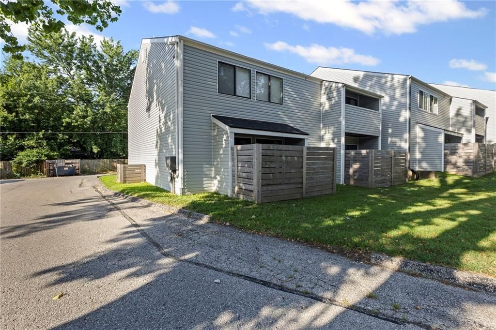 1502 W 25th Court — photo 17