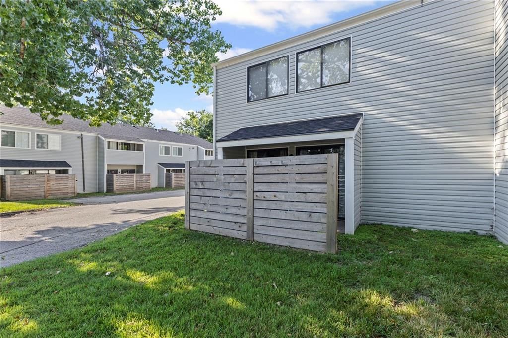 1502 W 25th Court — photo 18