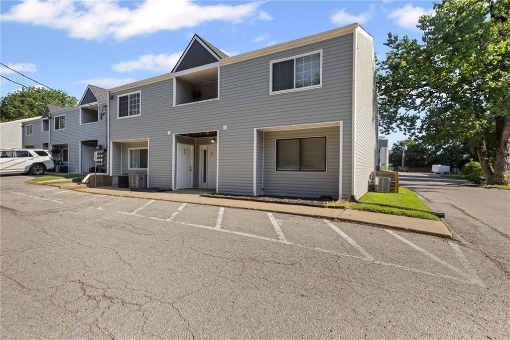 1502 W 25th Court — photo 21