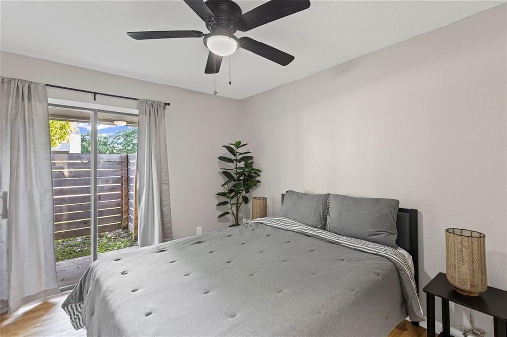 1502 W 25th Court — photo 9