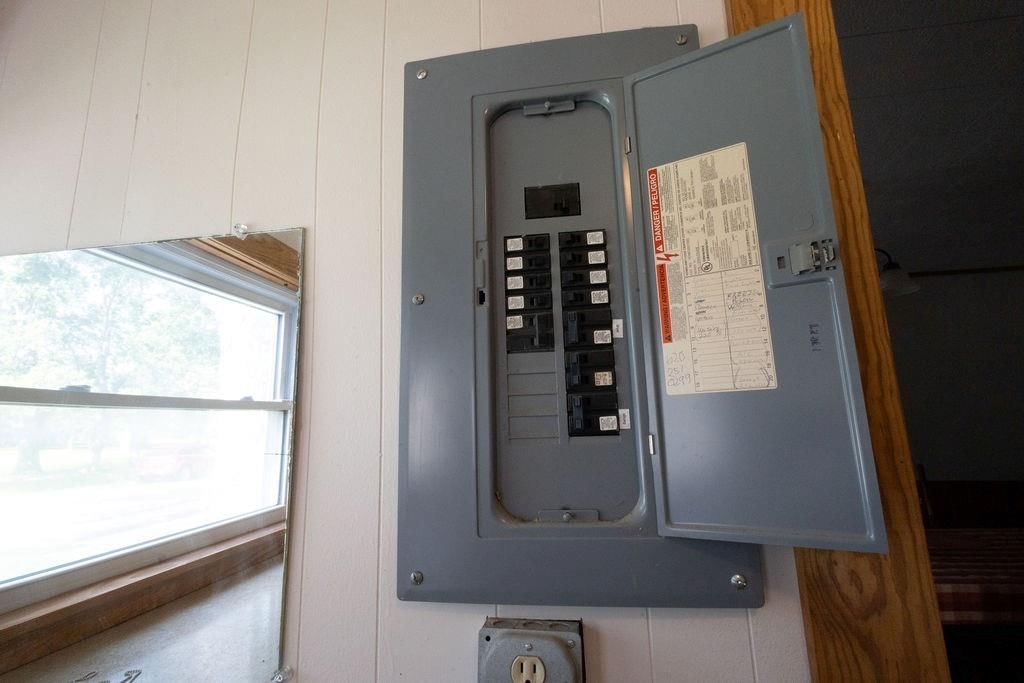 1811 S Walnut Street — photo 11