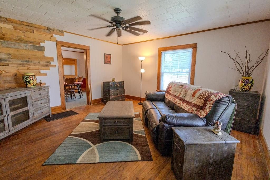 1811 S Walnut Street — photo 14