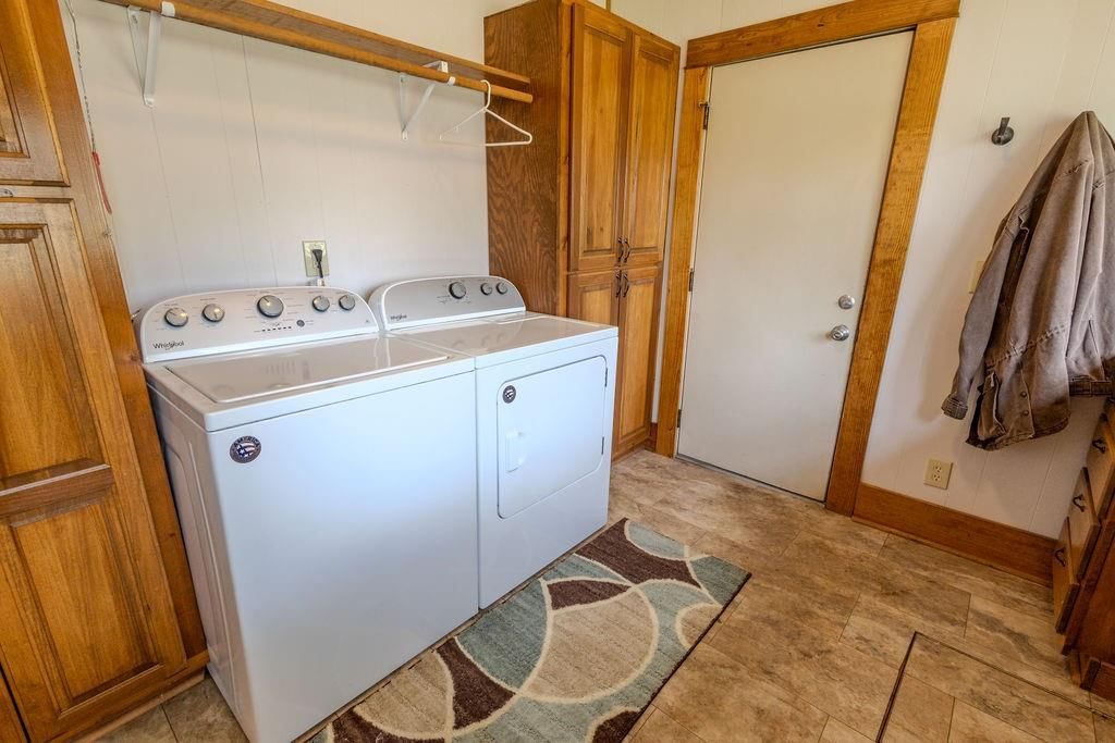 1811 S Walnut Street — photo 43