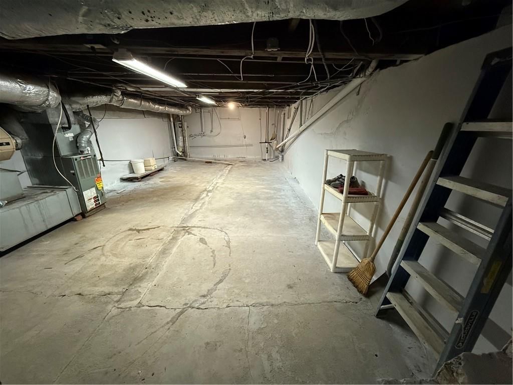1811 S Walnut Street — photo 48
