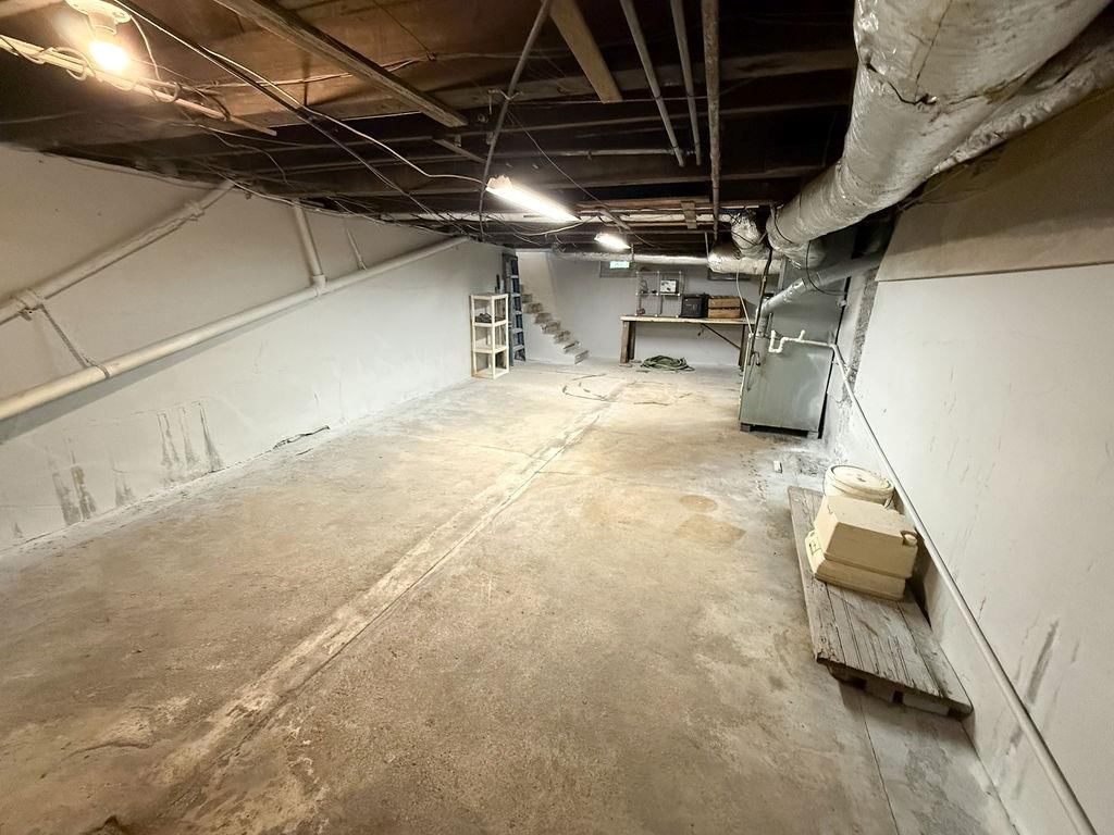 1811 S Walnut Street — photo 50