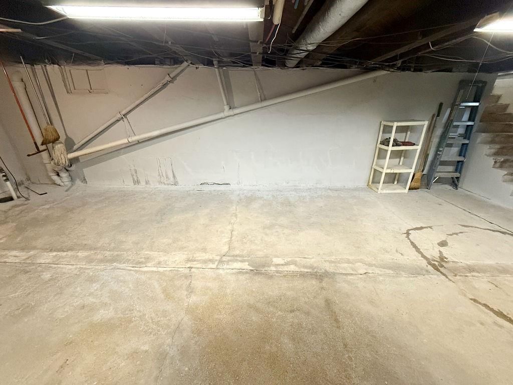 1811 S Walnut Street — photo 51