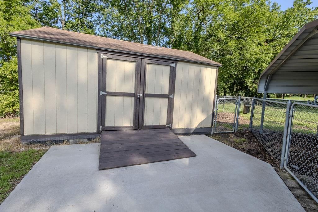 1811 S Walnut Street — photo 60