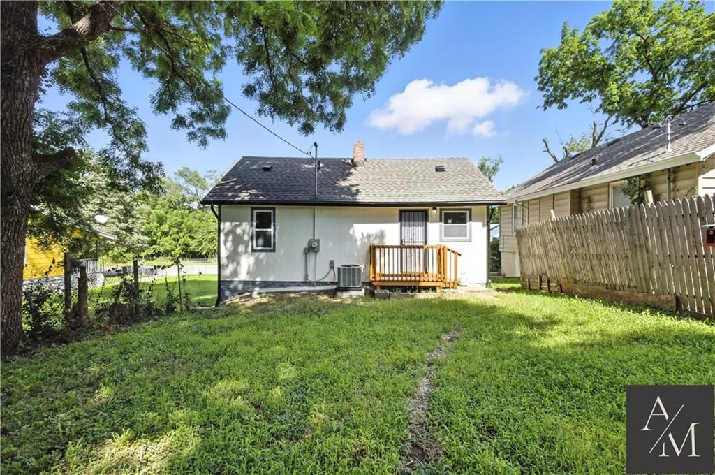 3912 Jackson Avenue — photo 16