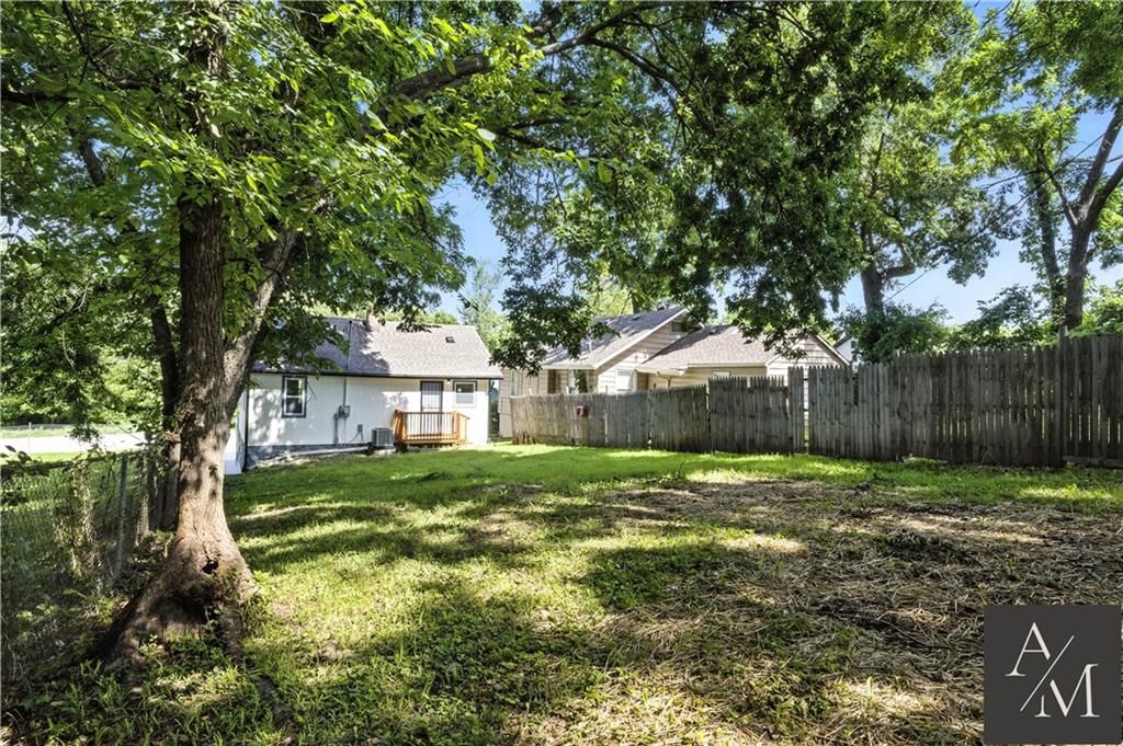 3912 Jackson Avenue — photo 17