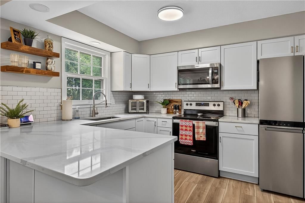 2900 Belle Haven Drive — photo 2
