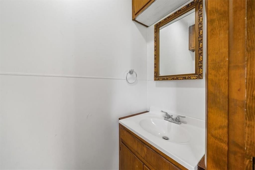 441 E Bates Street — photo 12