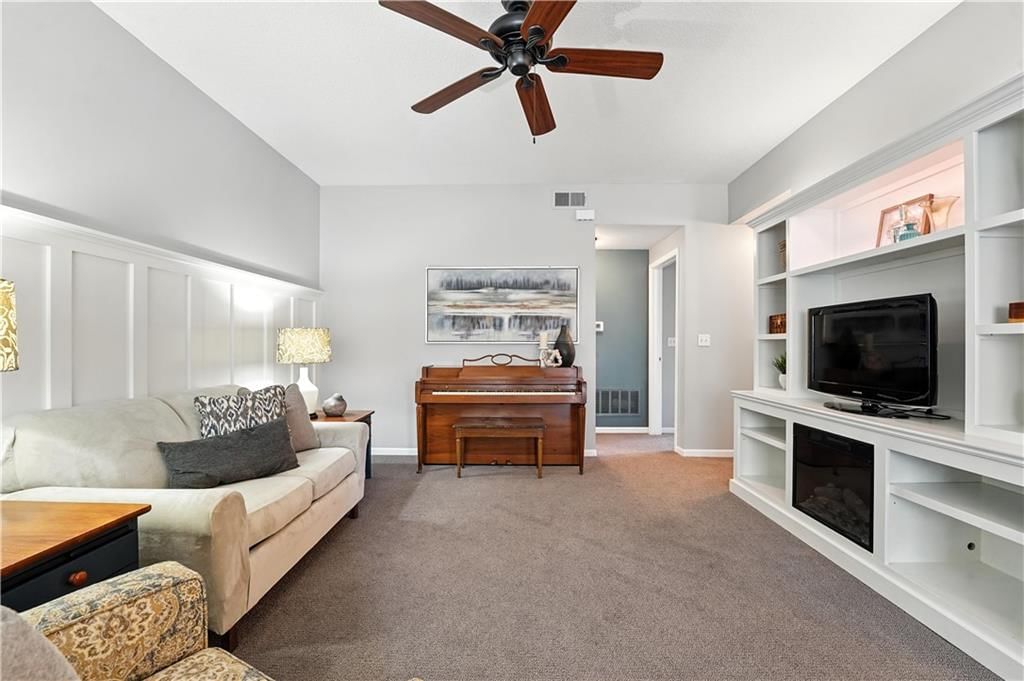 11711 S Roundtree Street — photo 10