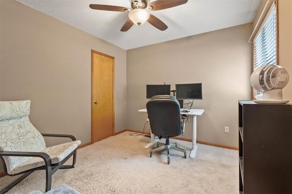 8529 N Troost Avenue — photo 21
