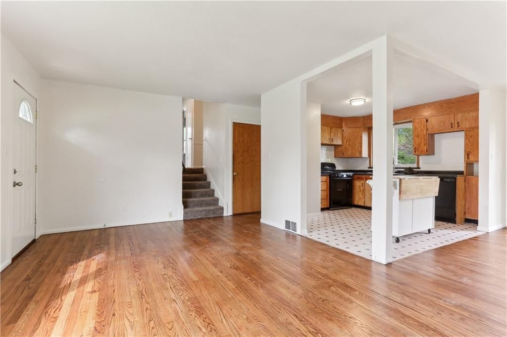 9312 Fairwood Drive — photo 3