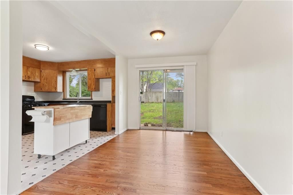 9312 Fairwood Drive — photo 4