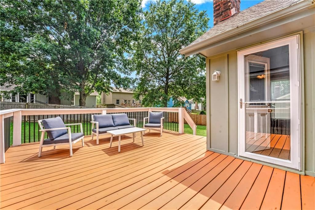 912 NW Forest Drive — photo 32