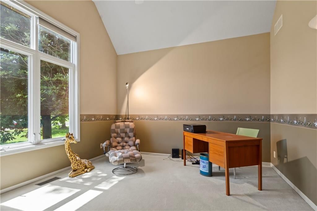 205 NE Bittercreek Road — photo 14