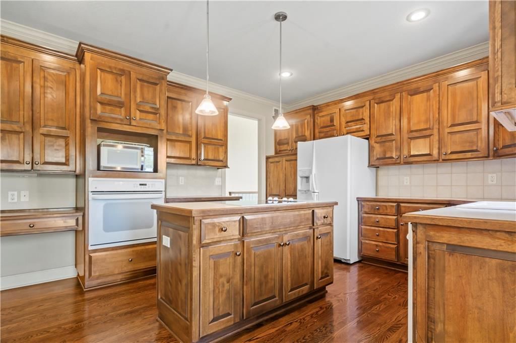 205 NE Bittercreek Road — photo 23