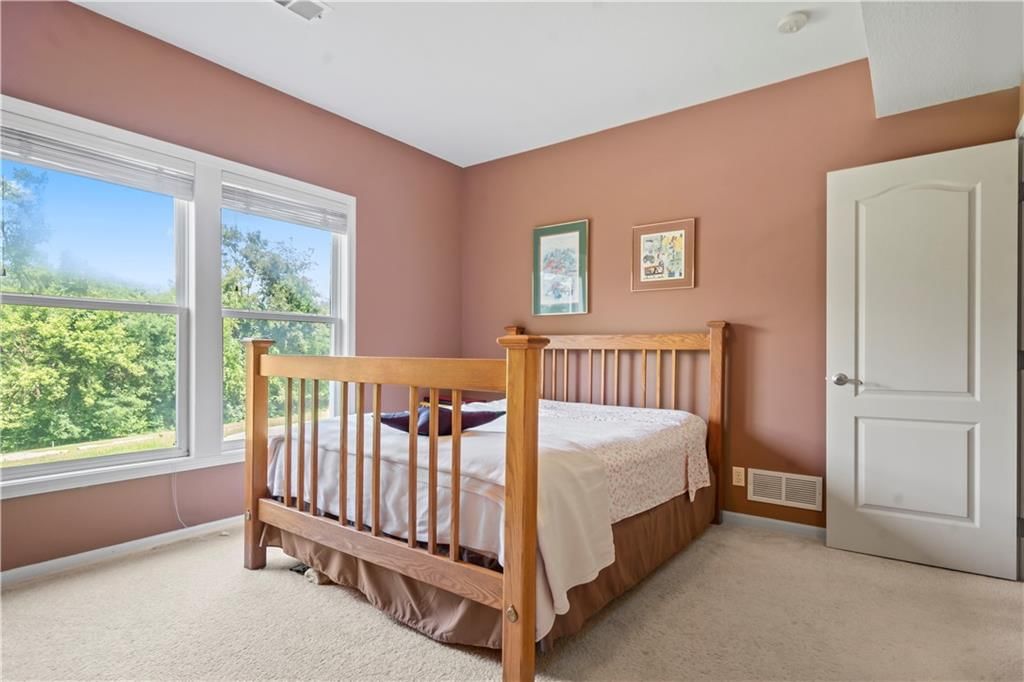 205 NE Bittercreek Road — photo 36