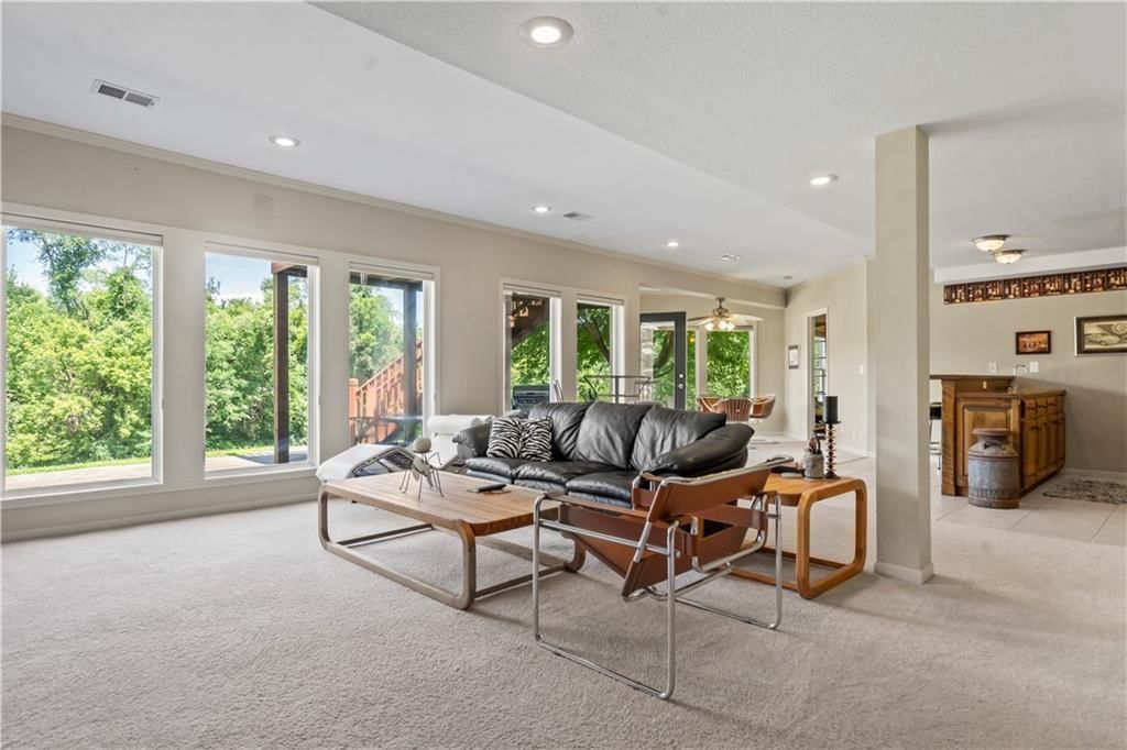 205 NE Bittercreek Road — photo 39