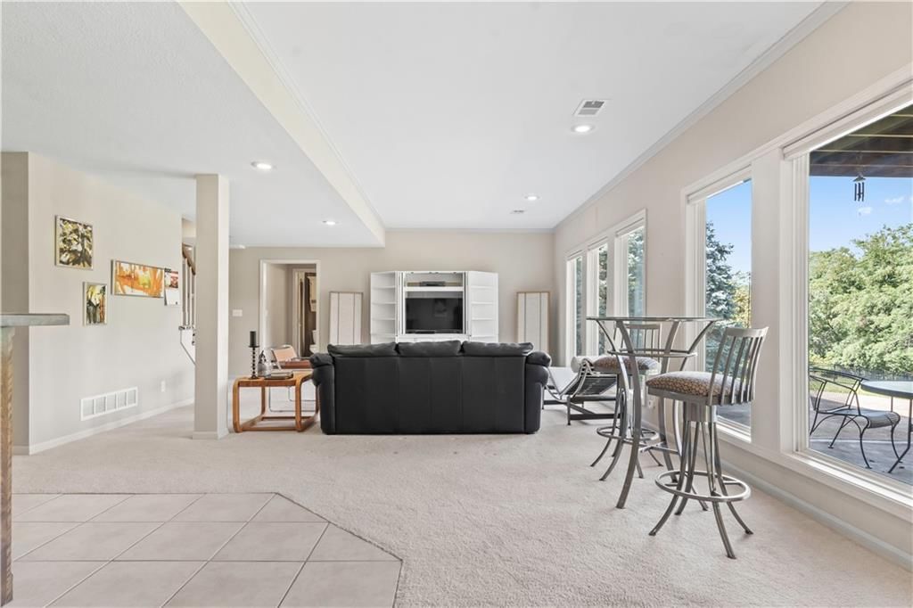 205 NE Bittercreek Road — photo 48