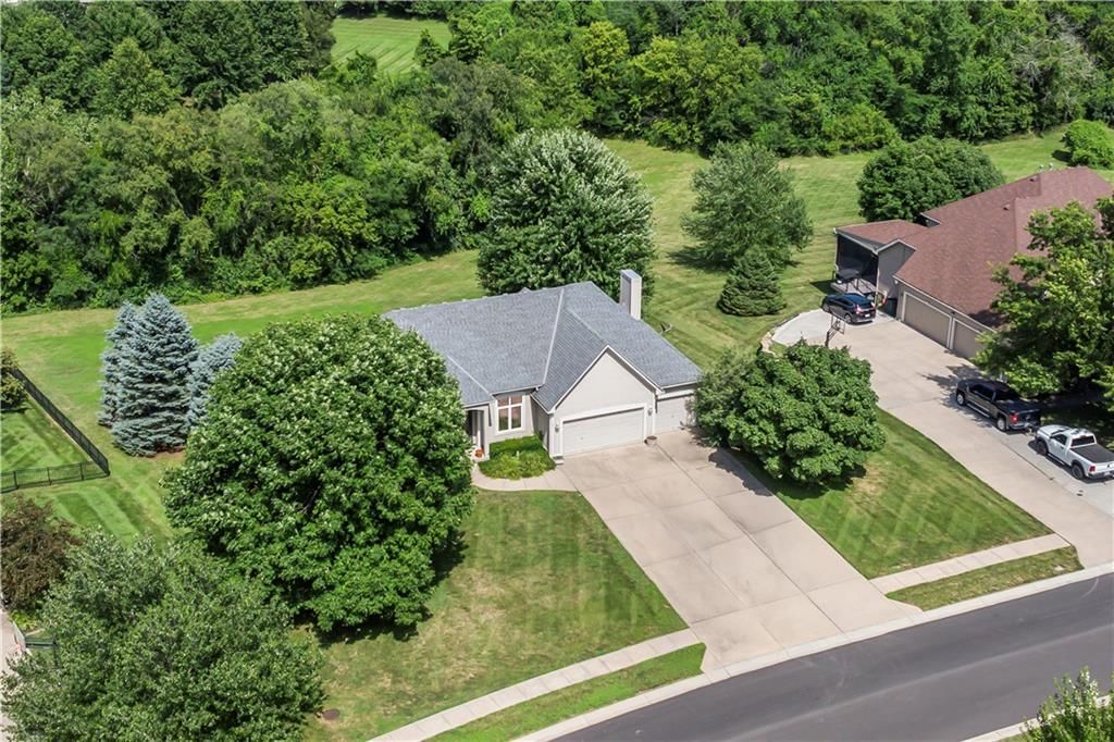 205 NE Bittercreek Road — photo 7