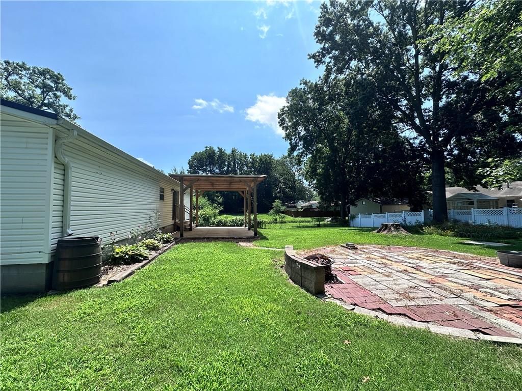 301 E Colt Street — photo 39