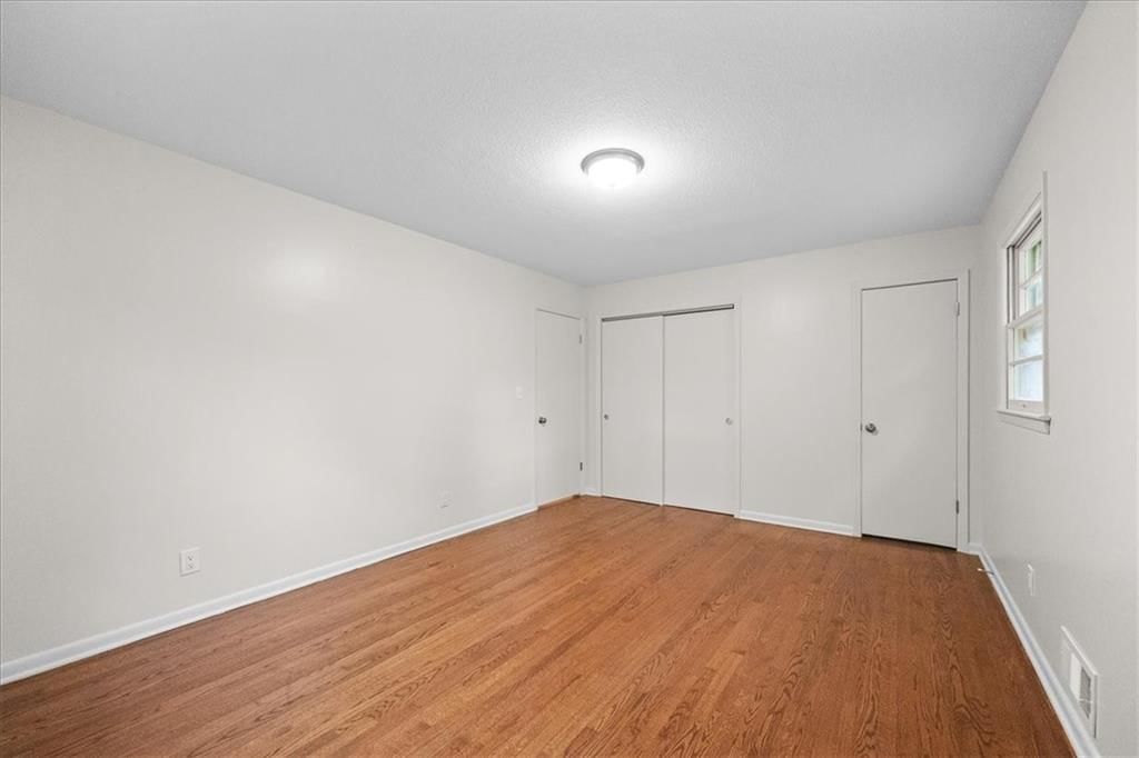 104 N June Street — photo 12