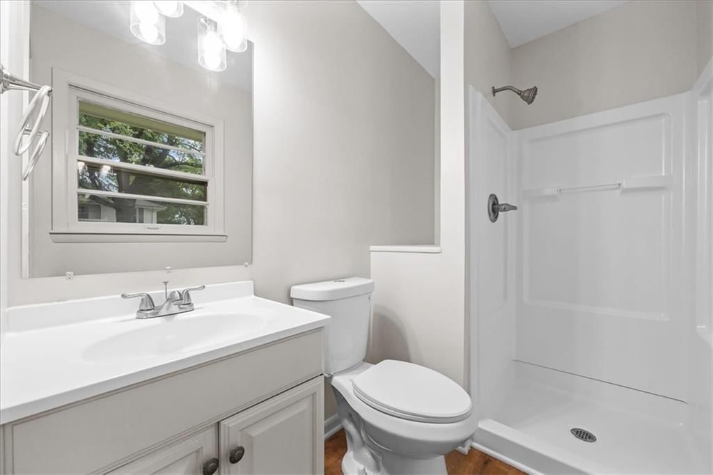 104 N June Street — photo 13